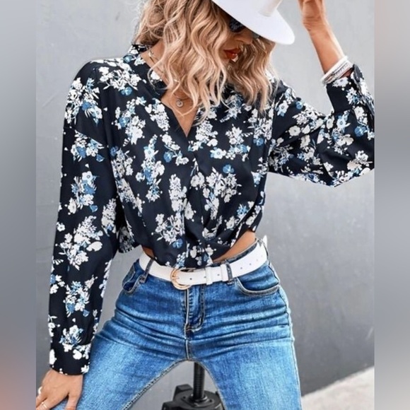 ZARA Long Sleeve Floral Crop Top - Picture 2 of 4